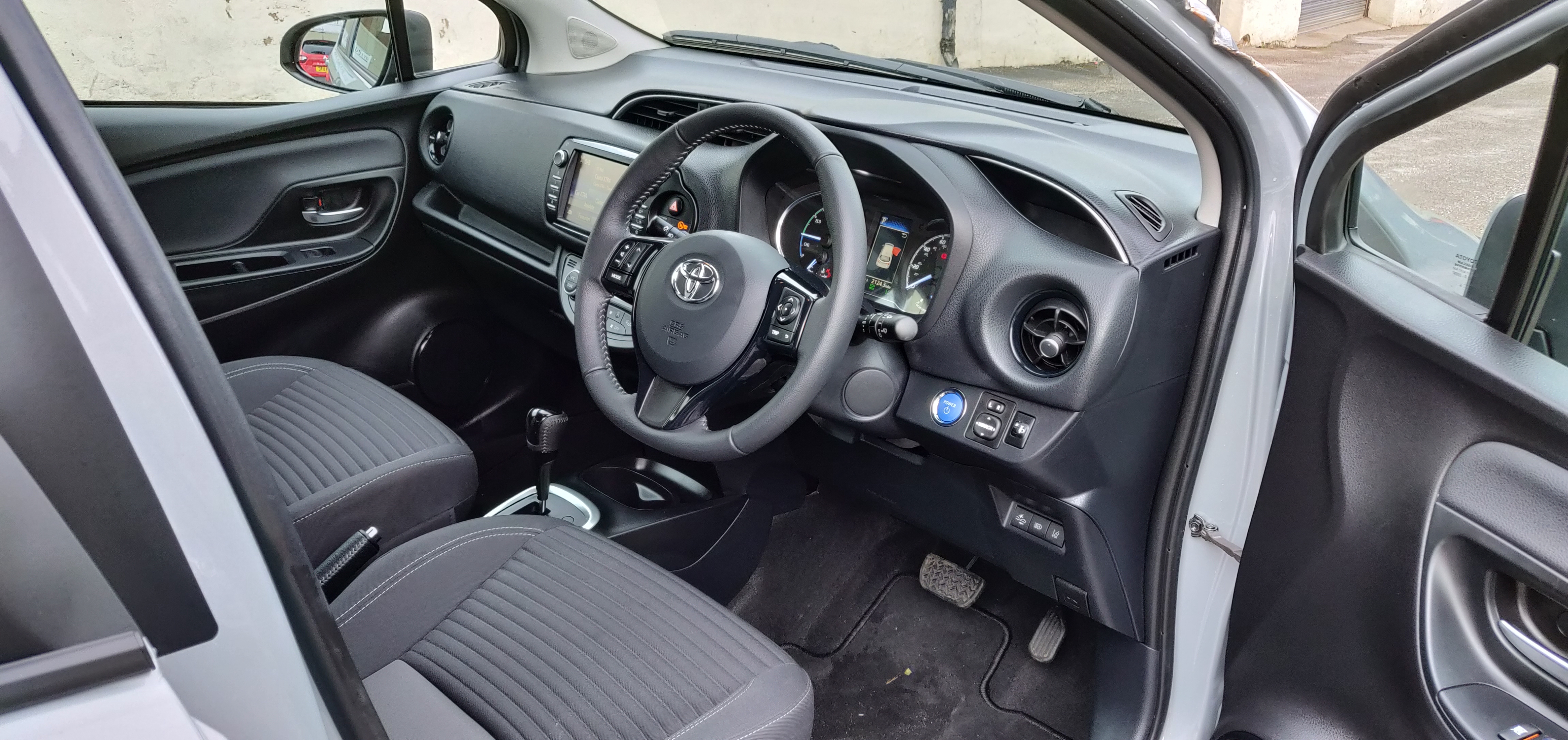 2018 18 TOYOTA YARIS DESIGN 1.5 VVT-i HEV CV HYBRID CAT S DAMAGED SALVAGE