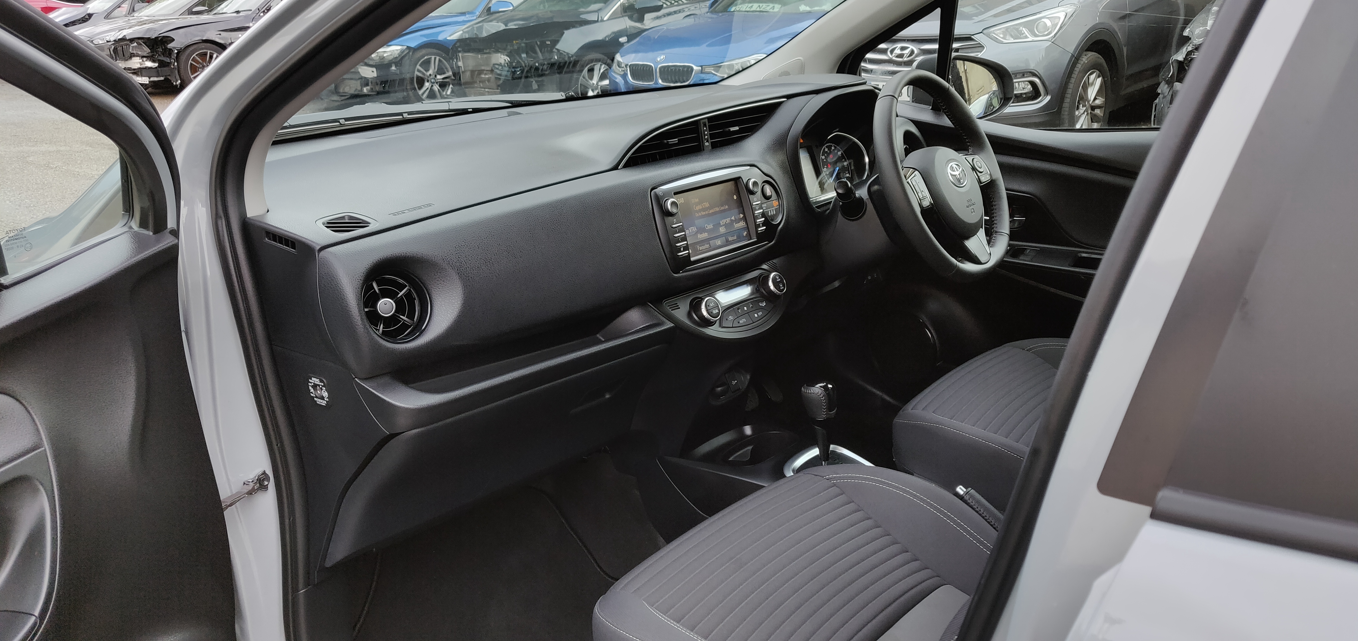 2018 18 TOYOTA YARIS DESIGN 1.5 VVT-i HEV CV HYBRID CAT S DAMAGED SALVAGE