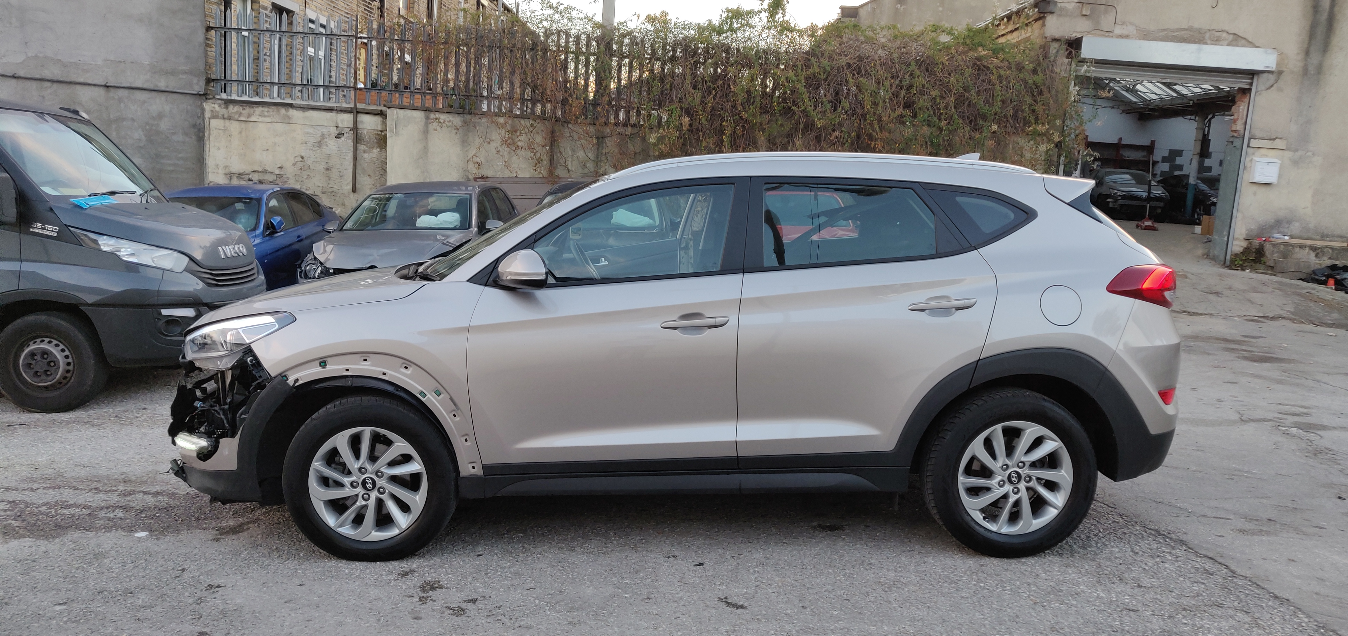 2017 17 HYUNDAI TUCSON 1.7 BLUE DRIVE SE NAV UNRECORDED DAMAGED SALVAGE