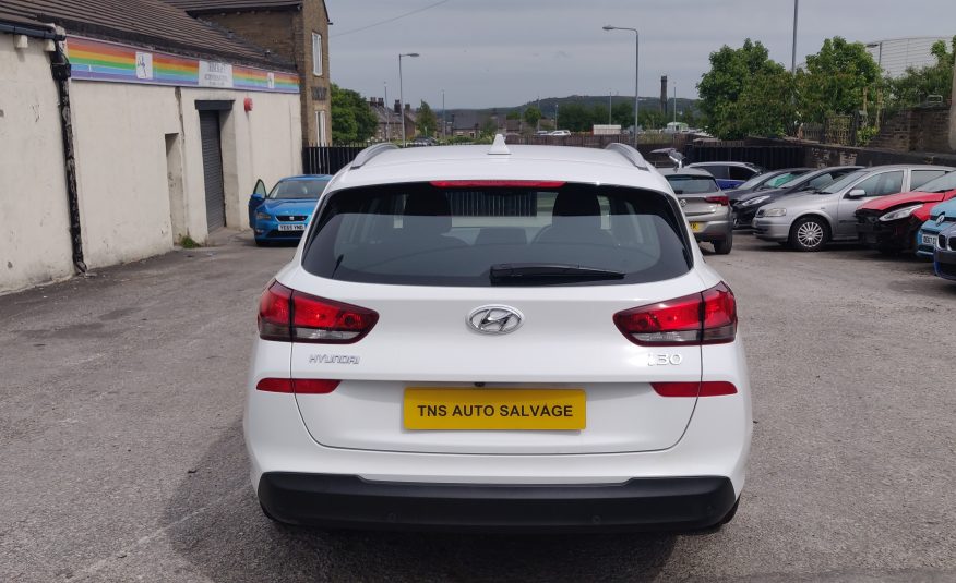 2018 18 HYUNDAI i30 SE NAV 1.6 CRDi TOURER EX-LEASE NOT DAMAGED