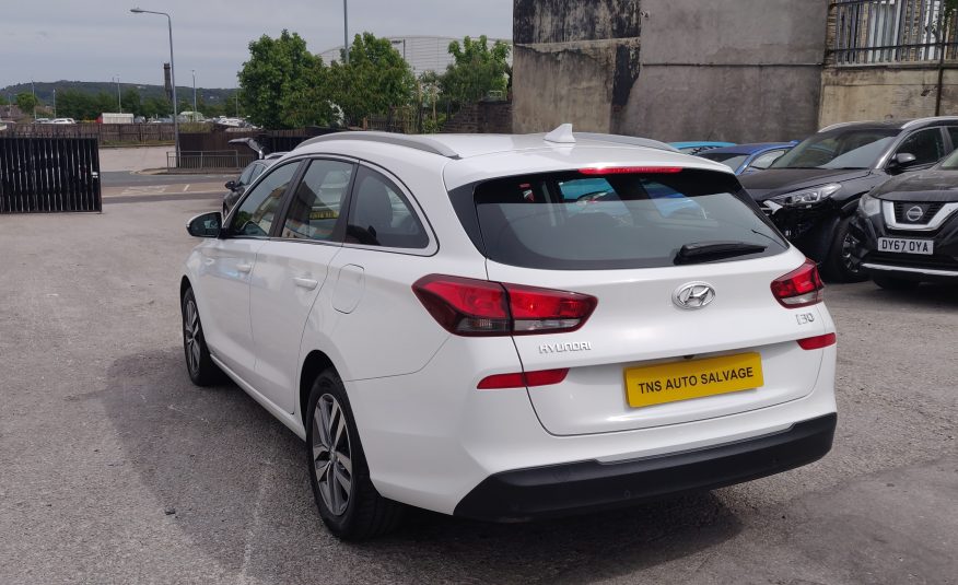 2018 18 HYUNDAI i30 SE NAV 1.6 CRDi TOURER EX-LEASE NOT DAMAGED