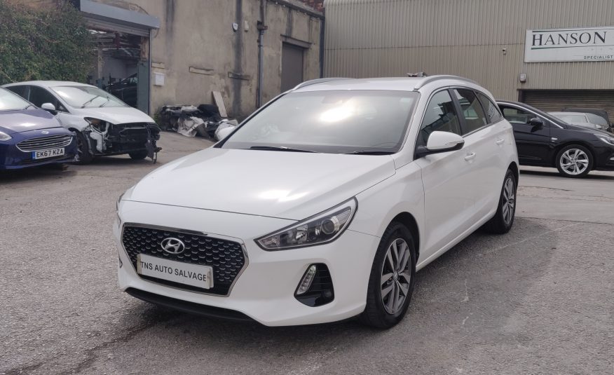 2018 18 HYUNDAI i30 SE NAV 1.6 CRDi TOURER EX-LEASE NOT DAMAGED