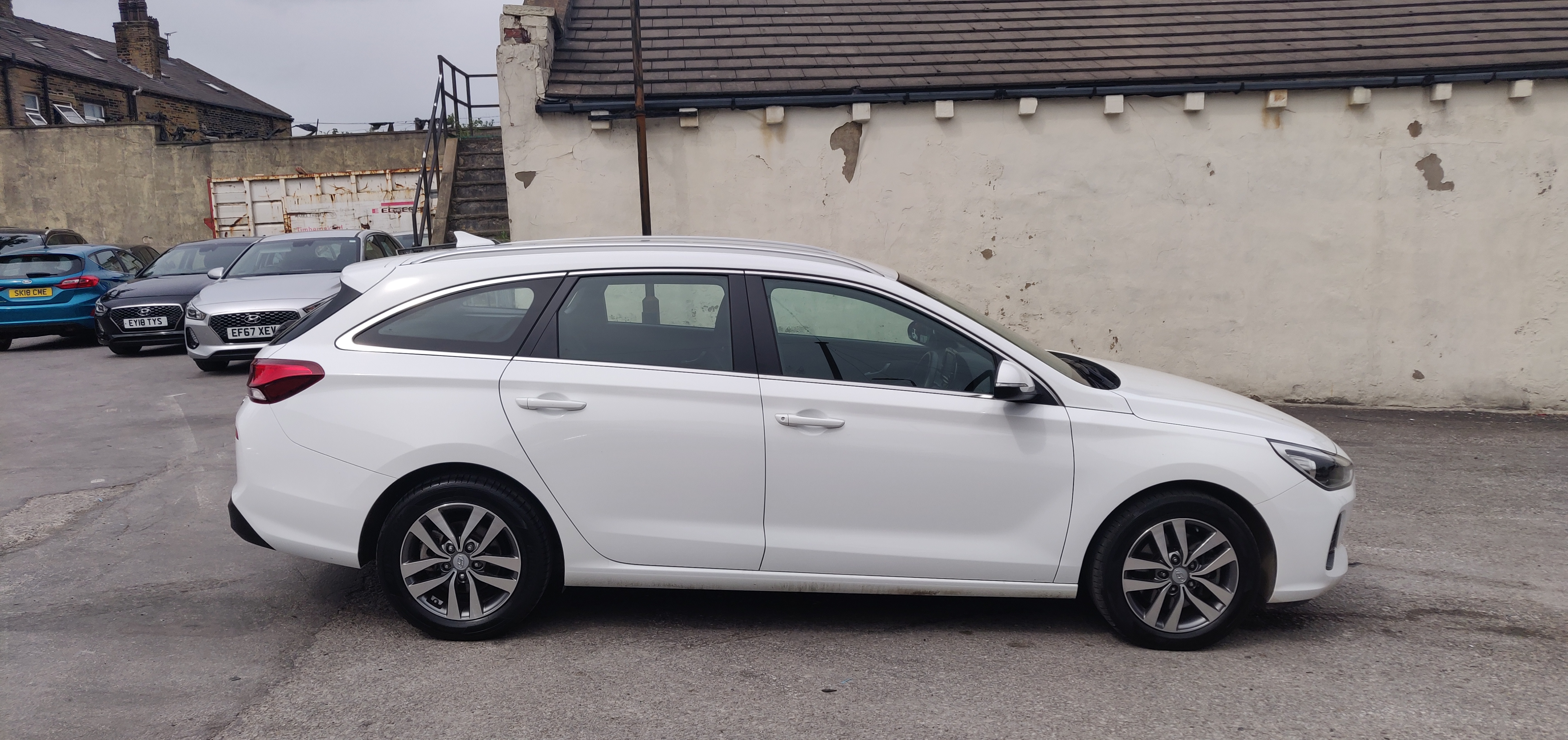 2018 18 HYUNDAI i30 SE NAV 1.6 CRDi TOURER EX-LEASE NOT DAMAGED