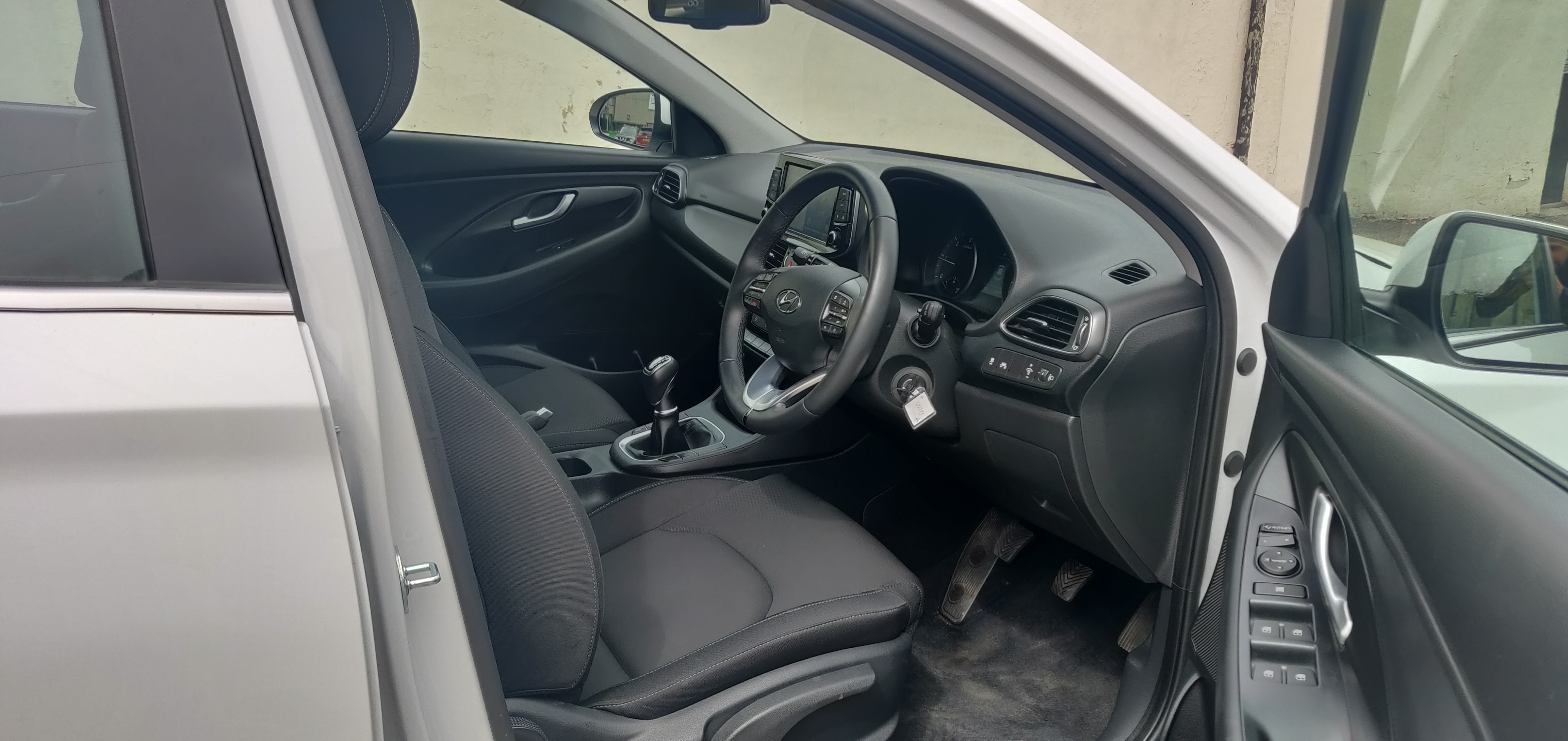 2018 18 HYUNDAI i30 SE NAV 1.6 CRDi TOURER EX-LEASE NOT DAMAGED