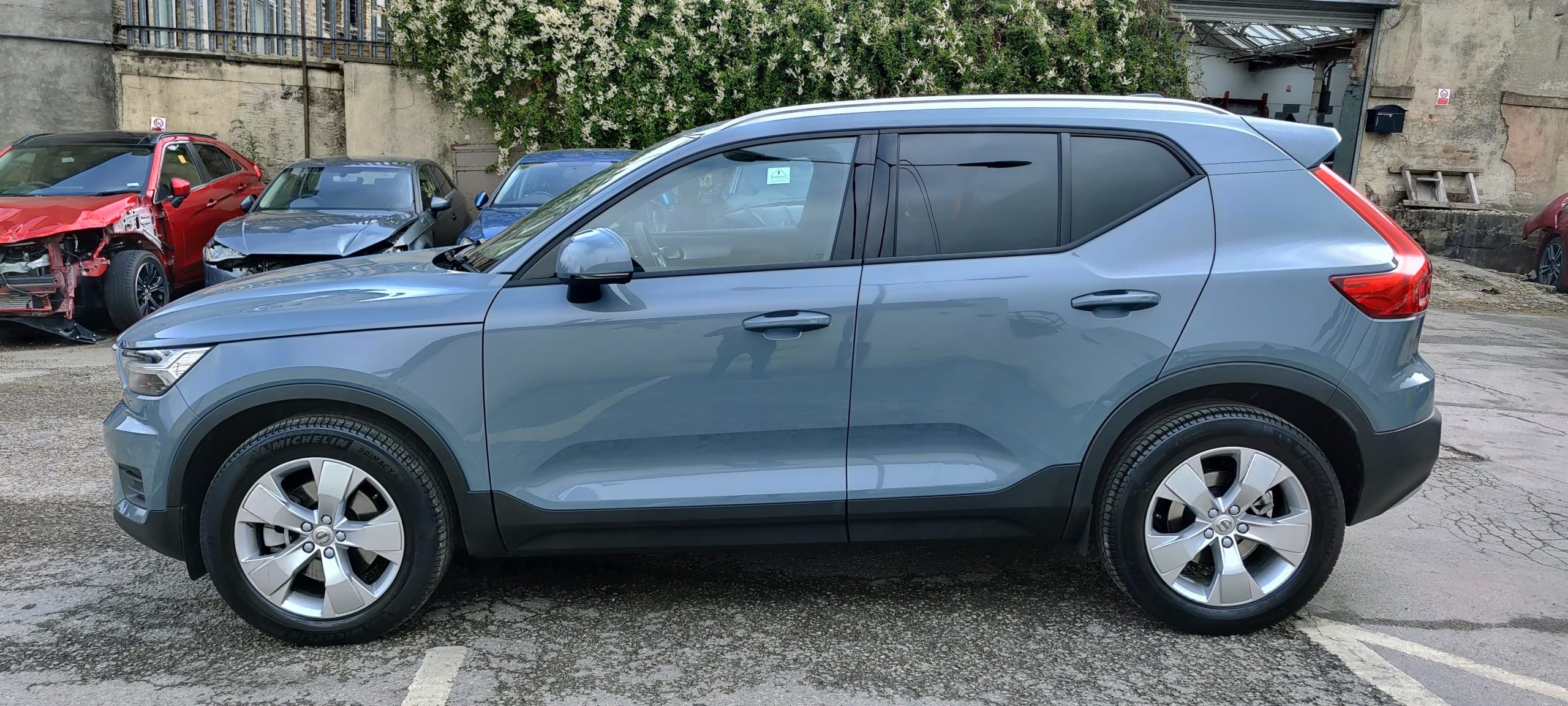 2020 20 VOLVO XC40 2.0i T4 MOMENTUM AWD AUTO UNRECORDED DAMAGED SALVAGE