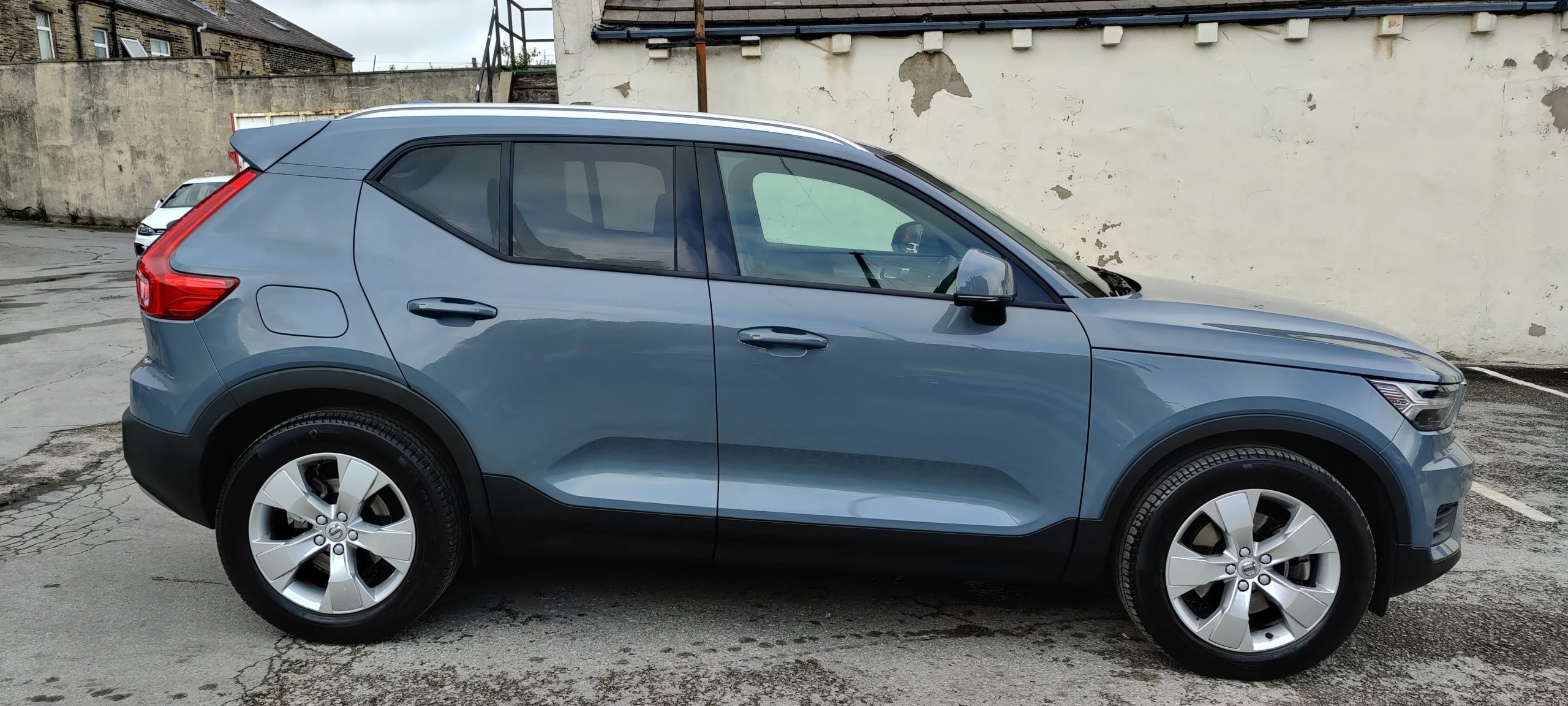2020 20 VOLVO XC40 2.0i T4 MOMENTUM AWD AUTO UNRECORDED DAMAGED SALVAGE