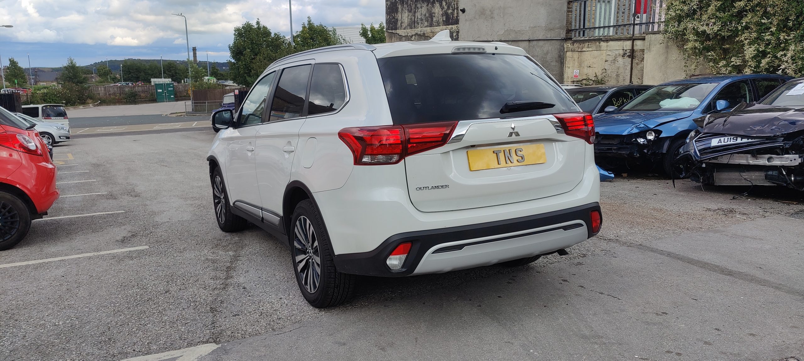 2020 MITSUBISHI OUTLANDER EXCEED 2.0 CVT 4X4 AUTO UNRECORDED DAMAGED SALVAGE