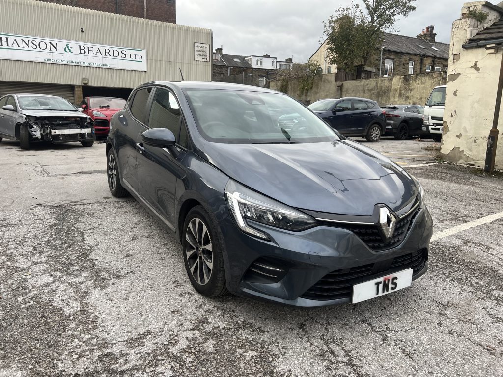 2020 70 RENAULT CLIO 1.0 TCe ICONIC CVT A7 AUTO EURO 6 CAT S DAMAGED SALVAGE