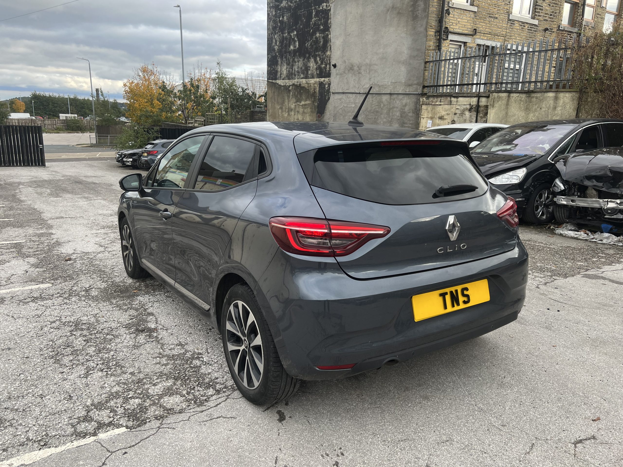 2020 70 RENAULT CLIO 1.0 TCe ICONIC CVT A7 AUTO EURO 6 CAT S DAMAGED SALVAGE