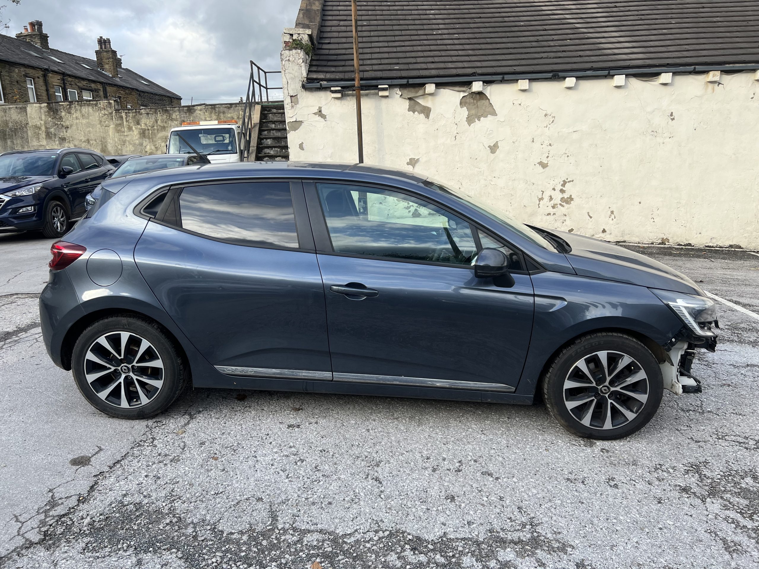 2020 70 RENAULT CLIO 1.0 TCe ICONIC CVT A7 AUTO EURO 6 CAT S DAMAGED SALVAGE