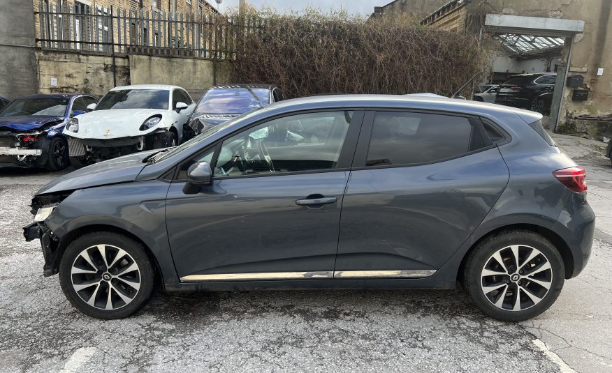 2020 70 RENAULT CLIO 1.0 TCe ICONIC CVT A7 AUTO EURO 6 CAT S DAMAGED SALVAGE