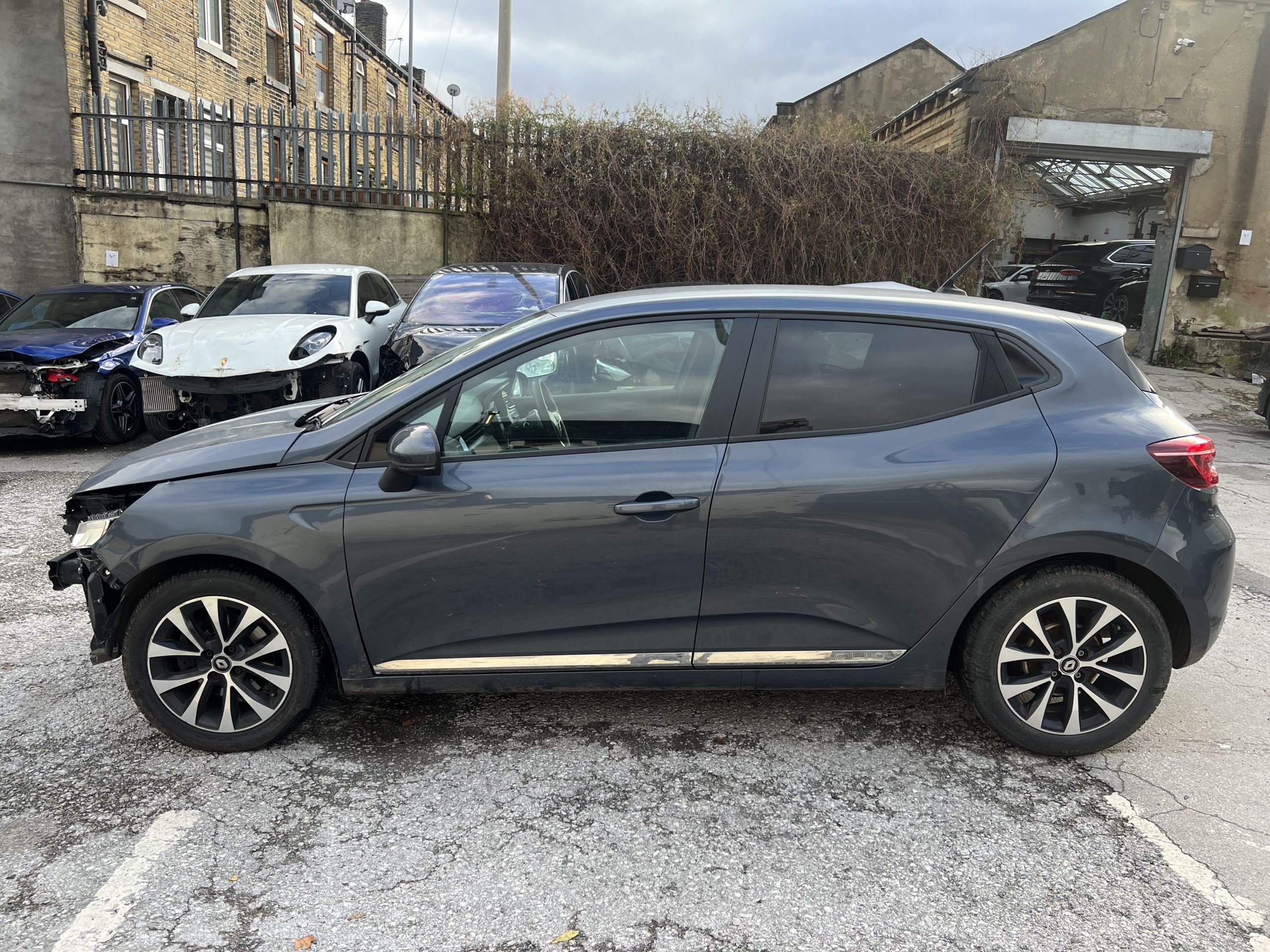 2020 70 RENAULT CLIO 1.0 TCe ICONIC CVT A7 AUTO EURO 6 CAT S DAMAGED SALVAGE