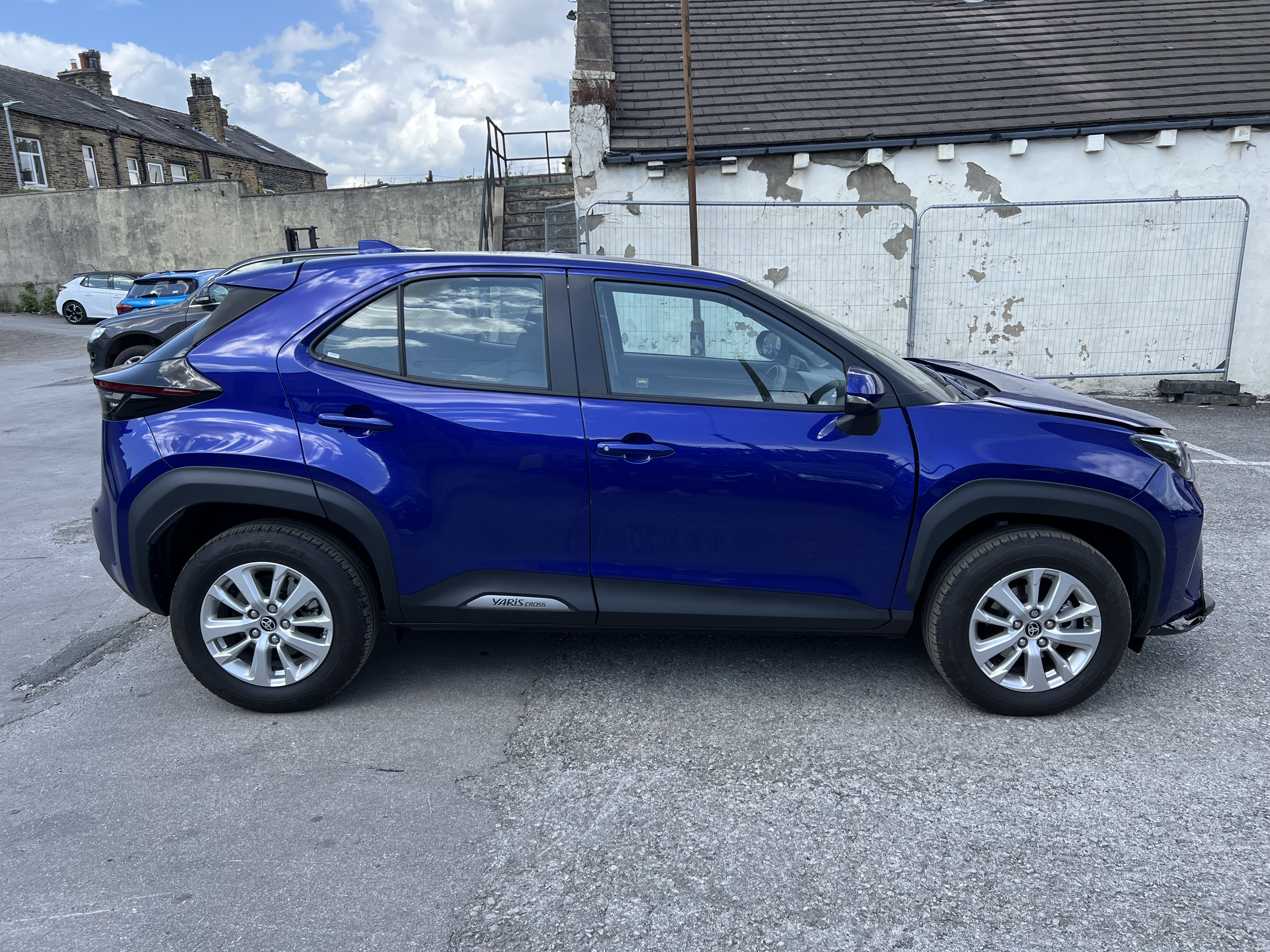 2025 25 TOYOTA YARIS CROSS 1.5 VVT-h ICON E-CVT AUTO CAT S DAMAGED SALVAGE
