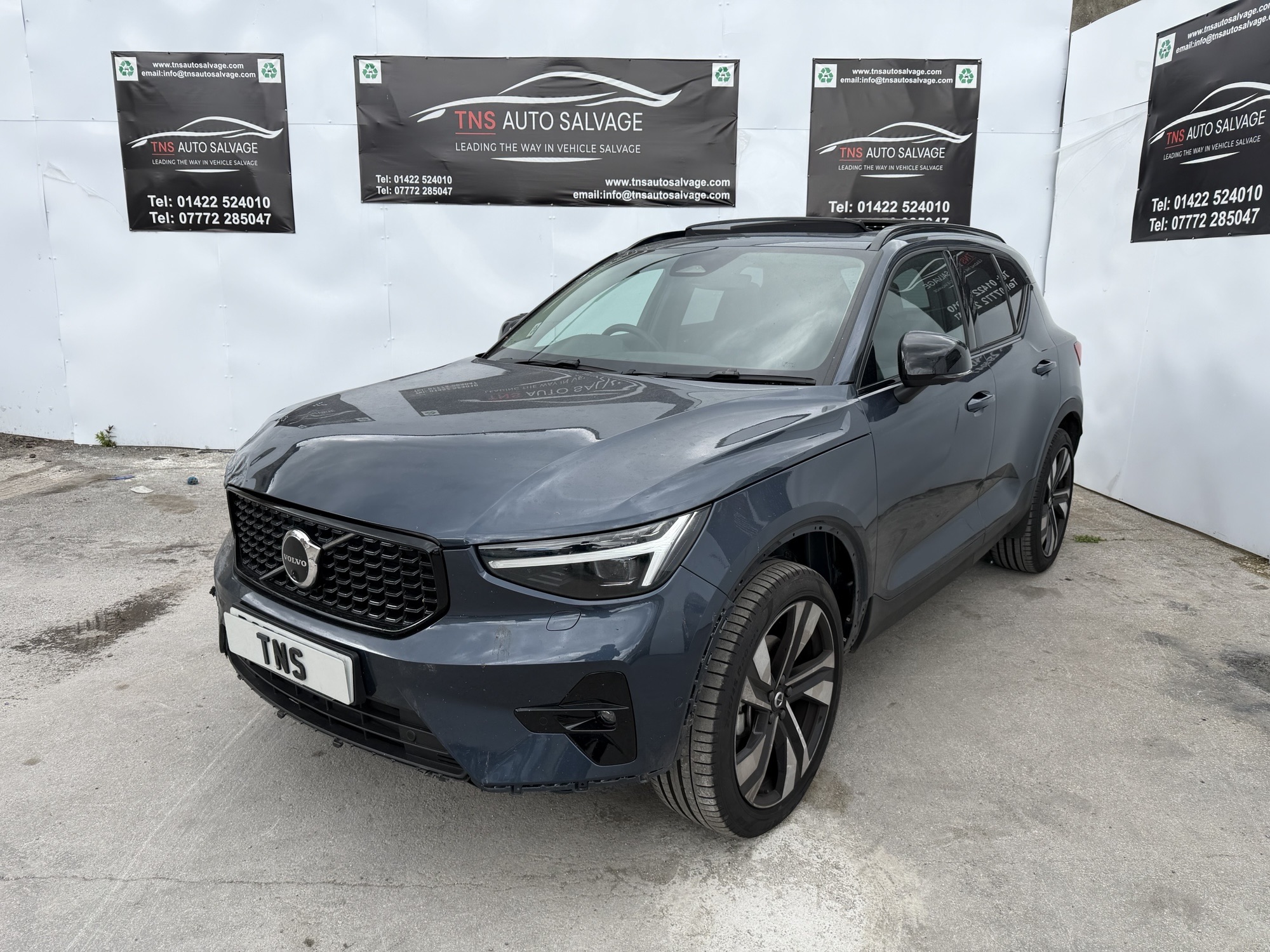 2025 75 VOLVO XC40 2.0 HYBRID AUTO B4 MHEV ULTRA DARK DCT CAT N DAMAGED SALVAGE