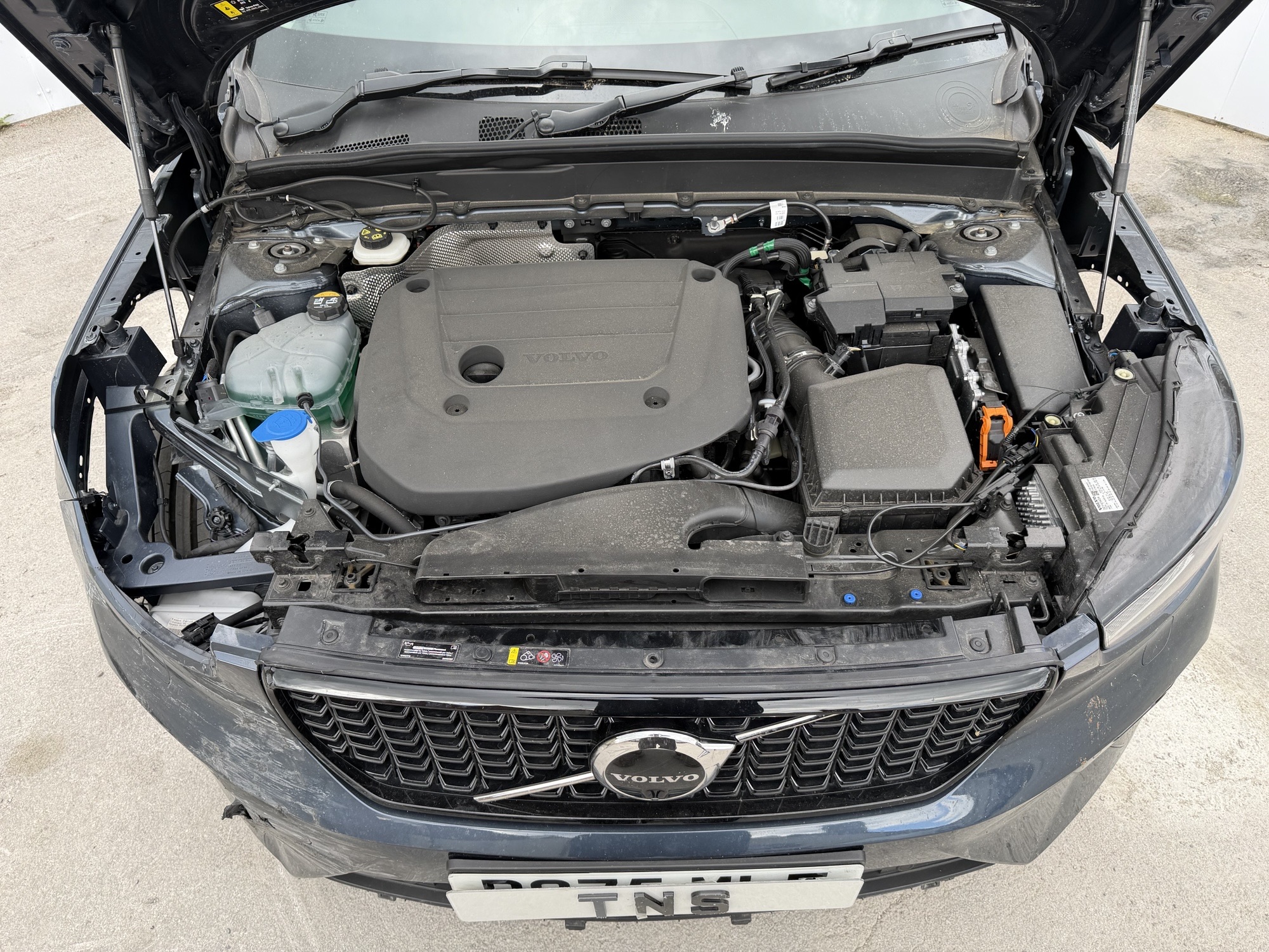2025 75 VOLVO XC40 2.0 HYBRID AUTO B4 MHEV ULTRA DARK DCT CAT N DAMAGED SALVAGE