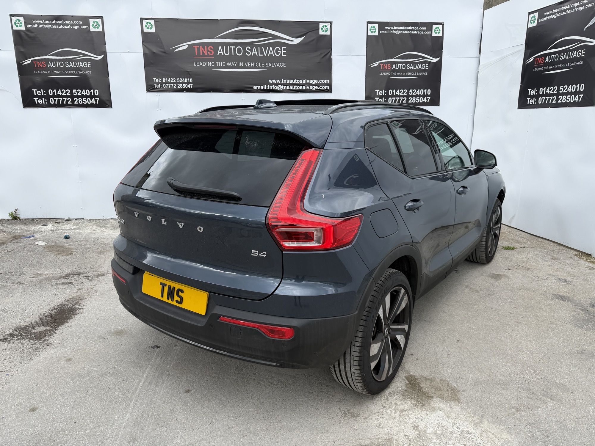 2025 75 VOLVO XC40 2.0 HYBRID AUTO B4 MHEV ULTRA DARK DCT CAT N DAMAGED SALVAGE