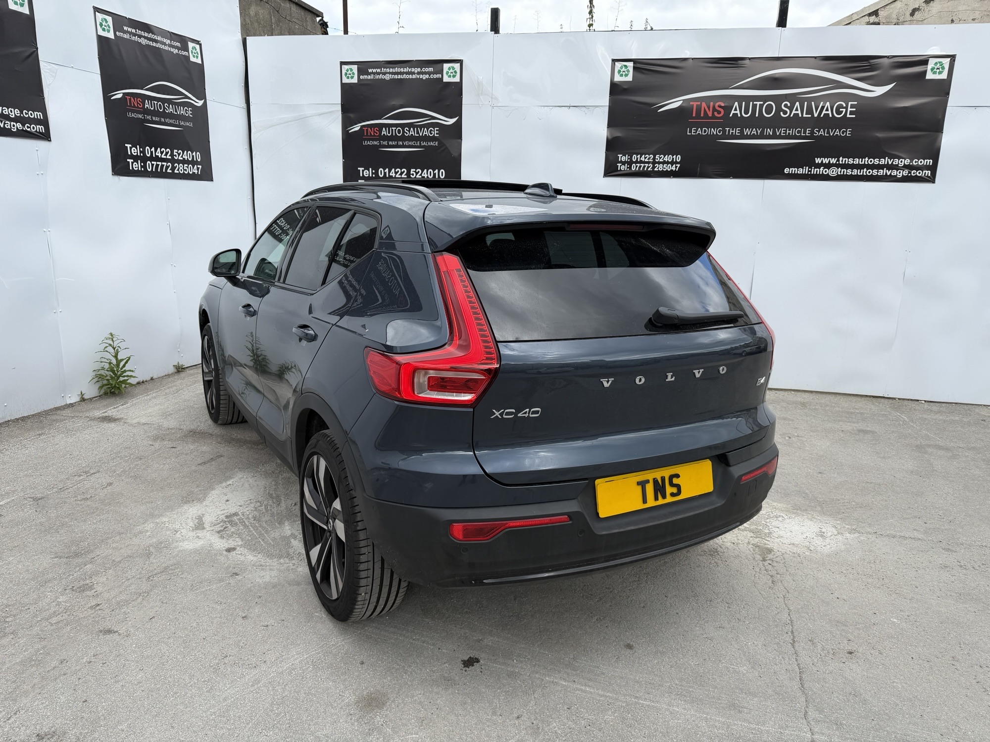 2025 75 VOLVO XC40 2.0 HYBRID AUTO B4 MHEV ULTRA DARK DCT CAT N DAMAGED SALVAGE