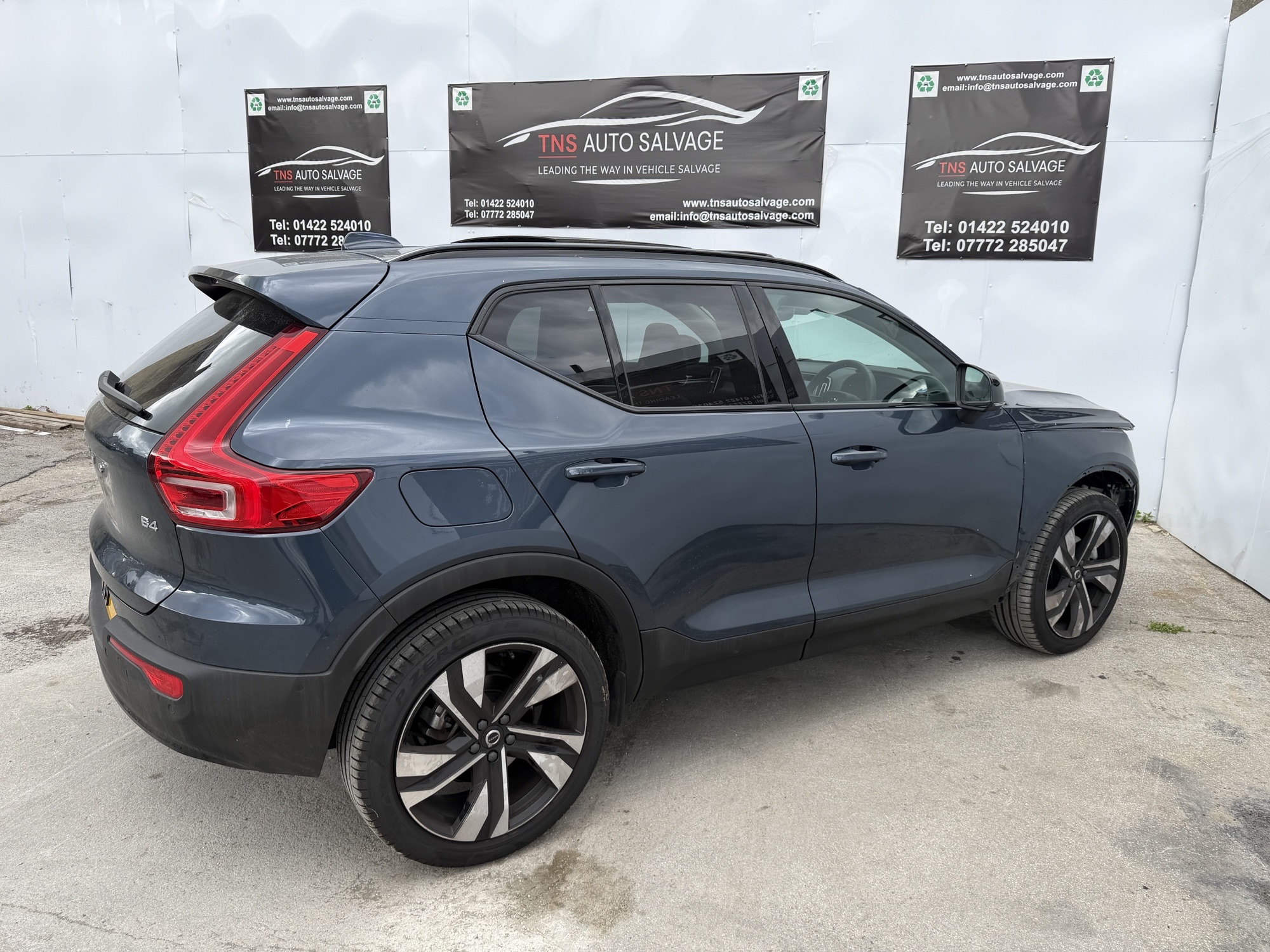 2025 75 VOLVO XC40 2.0 HYBRID AUTO B4 MHEV ULTRA DARK DCT CAT N DAMAGED SALVAGE