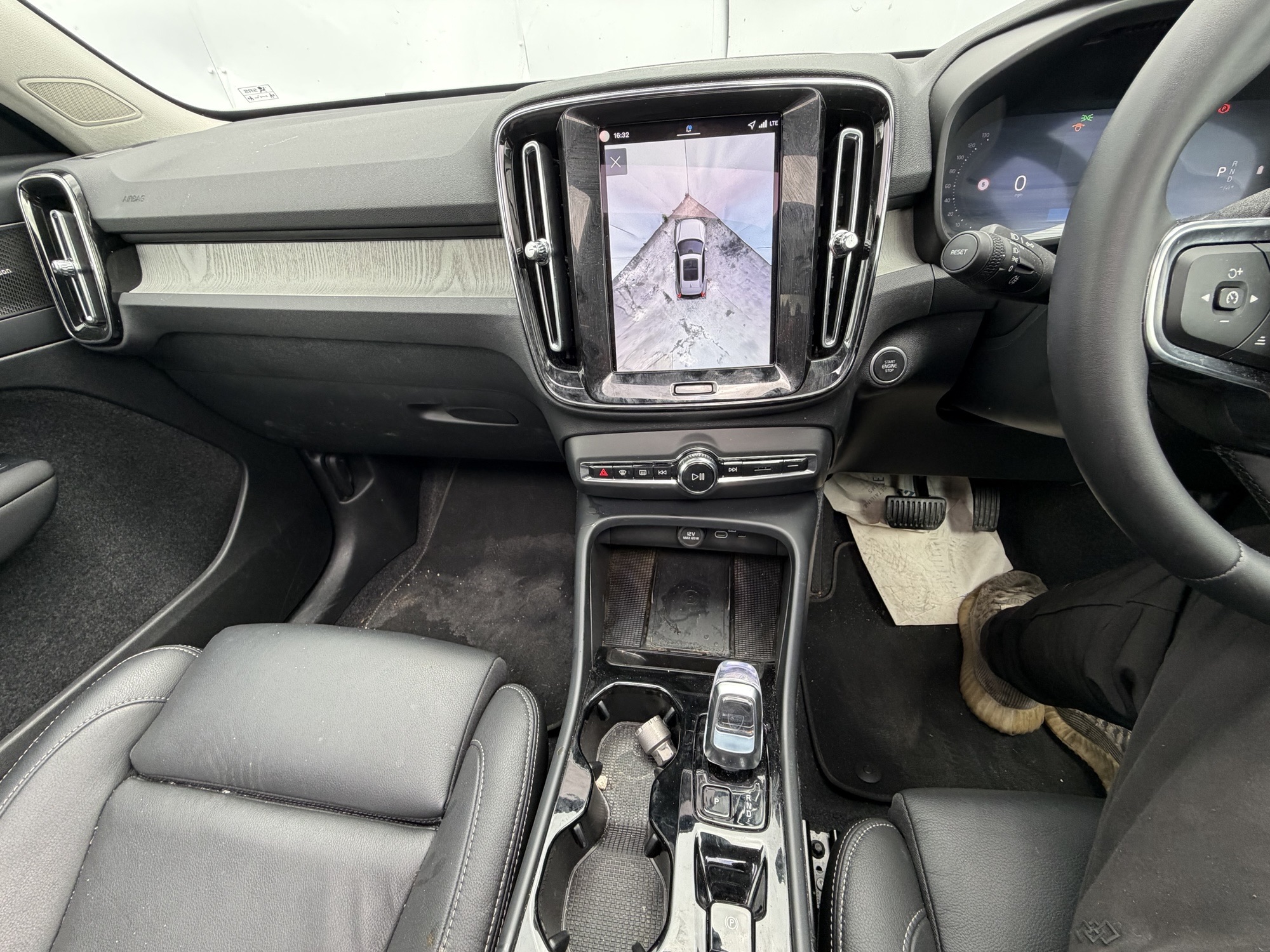 2025 75 VOLVO XC40 2.0 HYBRID AUTO B4 MHEV ULTRA DARK DCT CAT N DAMAGED SALVAGE