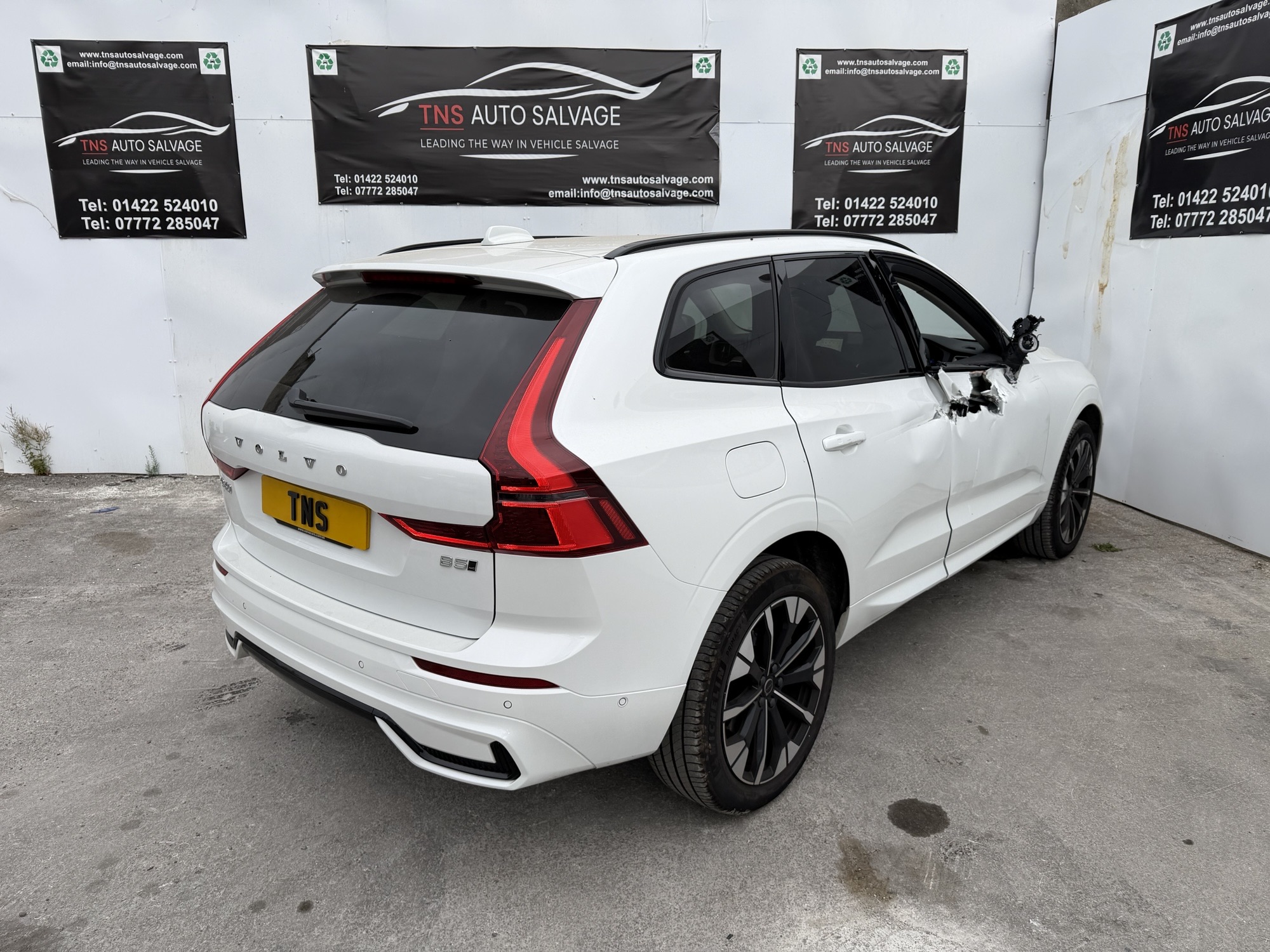 2026 VOLVO XC60 2.0 AUTO B5 PETROL HYBRID PLUS PRO AWD CAT S DAMAGED SALVAGE