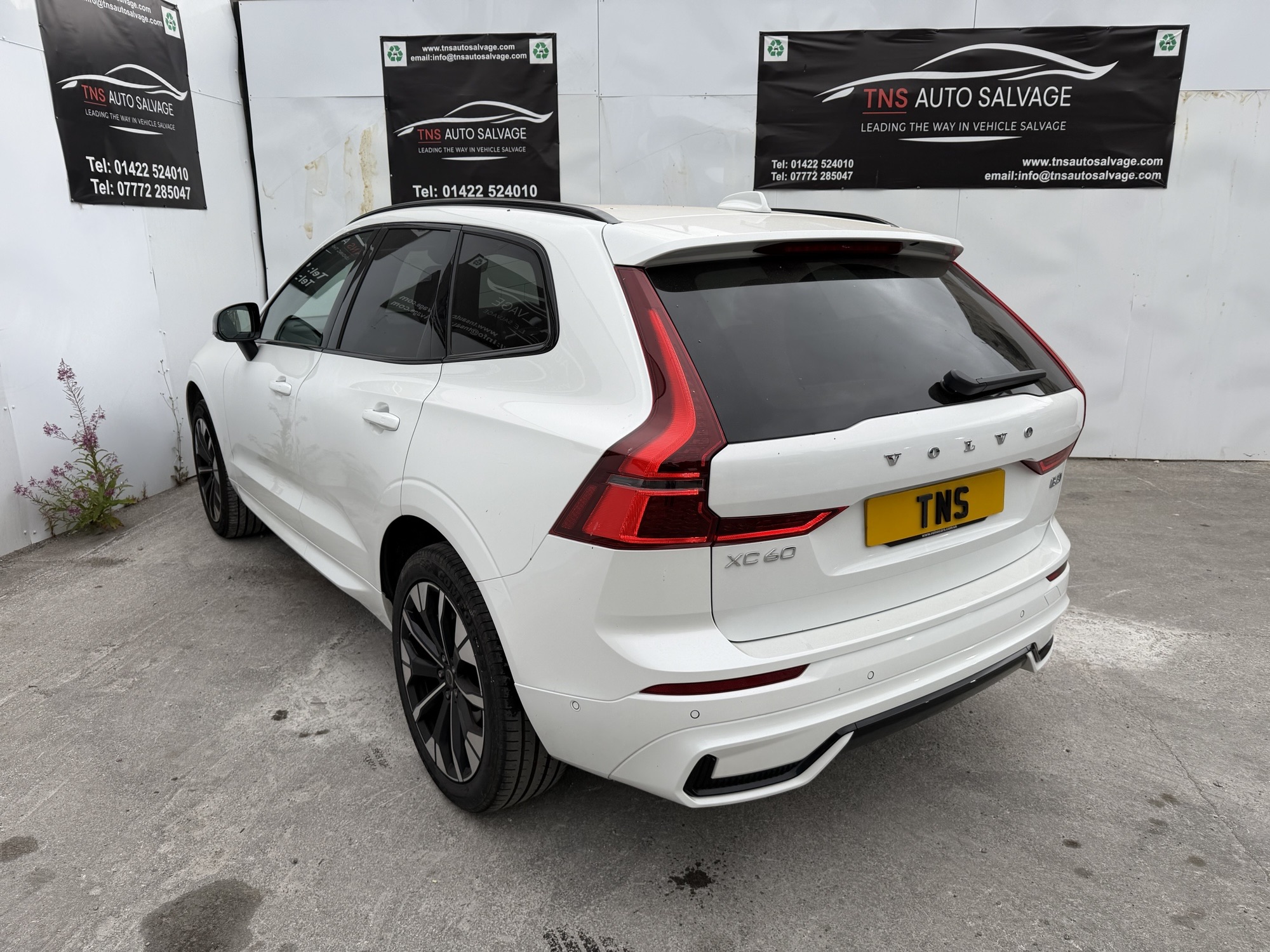 2026 VOLVO XC60 2.0 AUTO B5 PETROL HYBRID PLUS PRO AWD CAT S DAMAGED SALVAGE