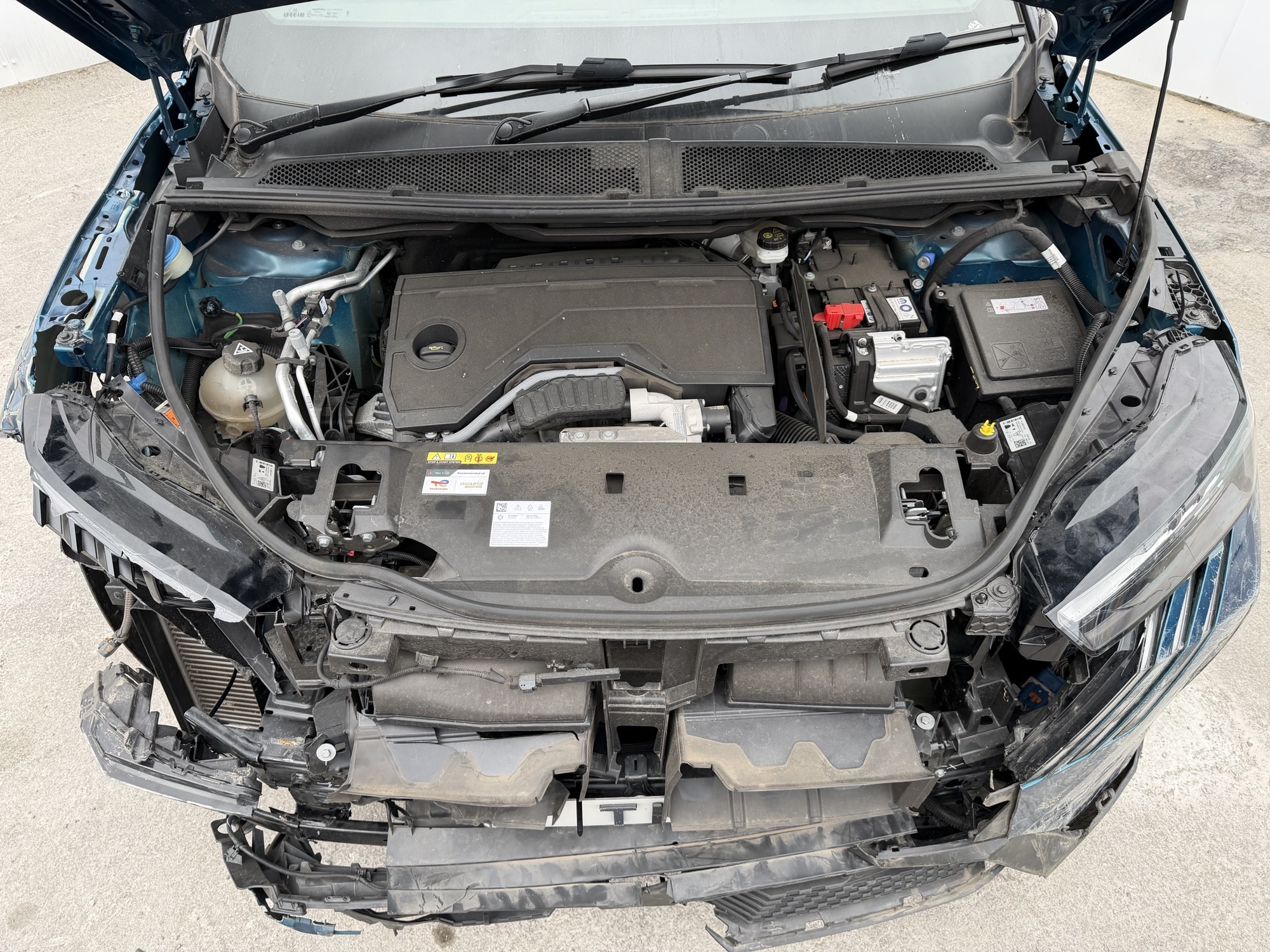 2025 25 PEUGEOT 3008 1.2 AUTO PETROL HYBRID GT e-DSC6 CAT S DAMAGED SALVAGE