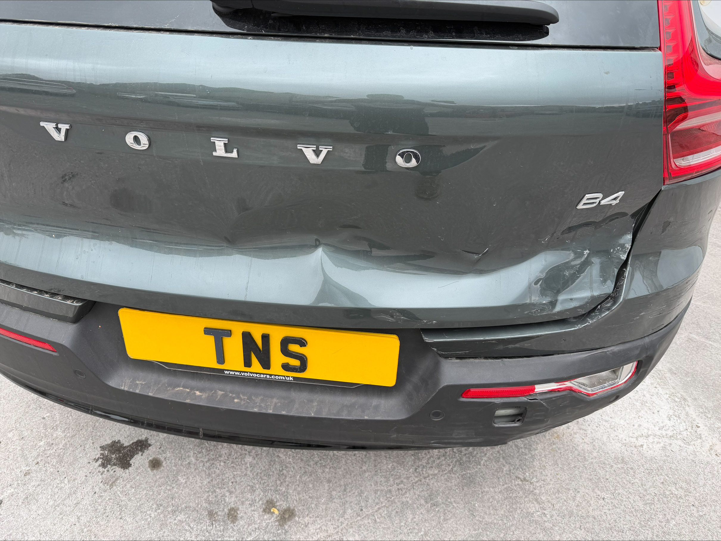 2025 75 VOLVO XC40 2.0 AUTO B4 MHEV PLUS DARK DCT EURO 6 CAT S DAMAGED SALVAGE