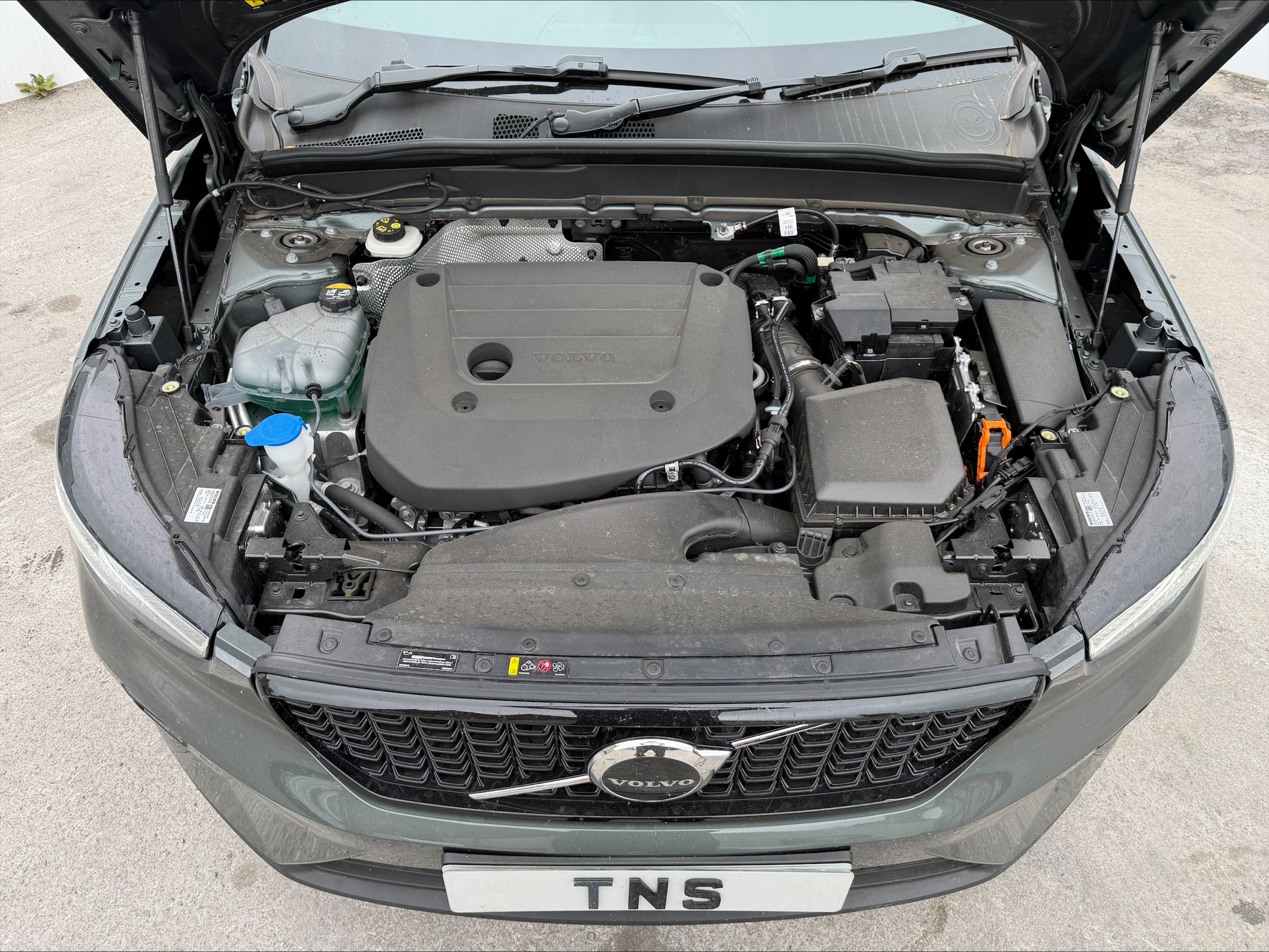 2025 75 VOLVO XC40 2.0 AUTO B4 MHEV PLUS DARK DCT EURO 6 CAT S DAMAGED SALVAGE
