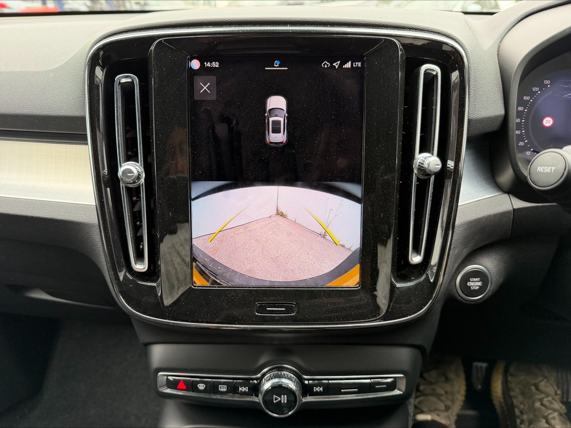 2025 75 VOLVO XC40 2.0 AUTO B4 MHEV PLUS DARK DCT EURO 6 CAT S DAMAGED SALVAGE
