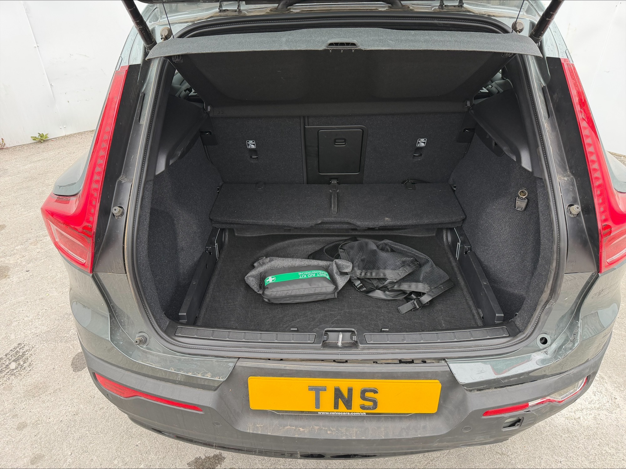 2025 75 VOLVO XC40 2.0 AUTO B4 MHEV PLUS DARK DCT EURO 6 CAT S DAMAGED SALVAGE